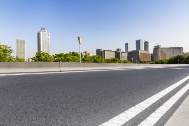 Panoramik silüet ve modern iş ofisi binaları