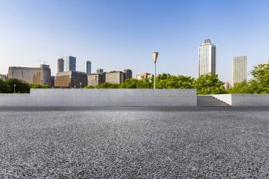 Panoramik silüet ve modern iş ofisi binaları
