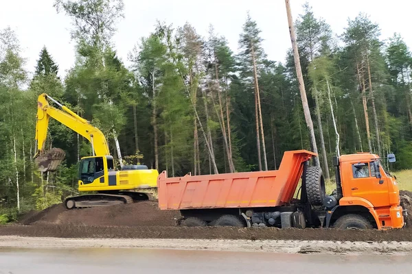 Wegwerkzaamheden Bulldozer Dump Truck Verbreden Weg — Stockfoto