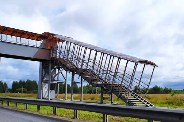 Paso Peatonal Por Tierra Sobre Autopista — Foto de Stock