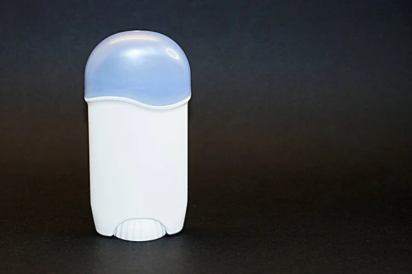 Dezodorant Stały Białym Opakowaniu Czarnym Tle Zbliżenie — Zdjęcie stockowe