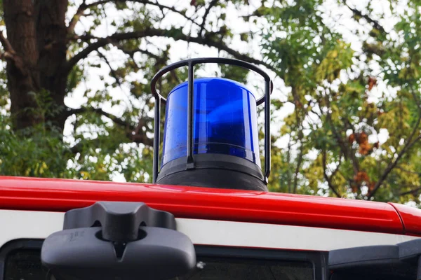 Feu Clignotant Bleu Sur Toit Camion Pompiers Gros Plan — Photo
