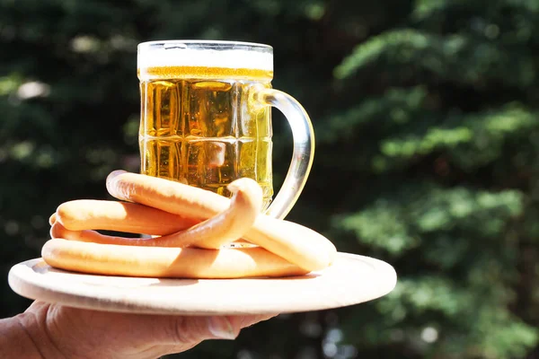 Glass Mug Beer Sausages Background Nature Sunny Day — Stock Photo, Image