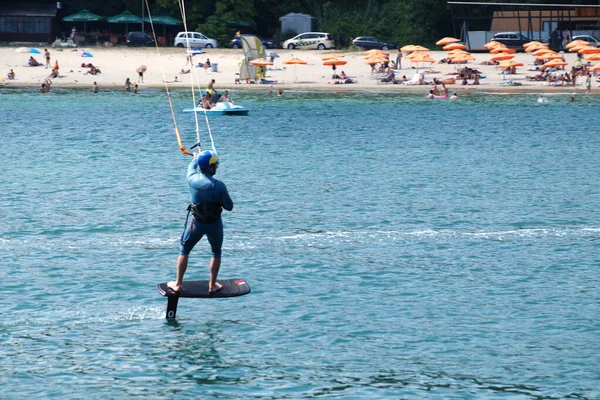 Varna Bulgaria Julio 2020 Hombre Cometa Mar Fondo Playavarna — Foto de Stock