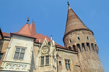 Corvins kale tarafından John Hunyadi, dış cephe detayları.