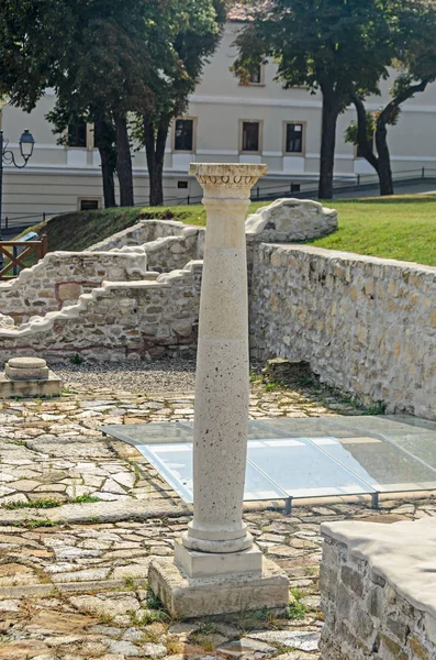 アルバ ユリア ルーマニア 2017 シタデル要塞アルバ カロライナ 中庭の彫刻の列の詳細 — ストック写真