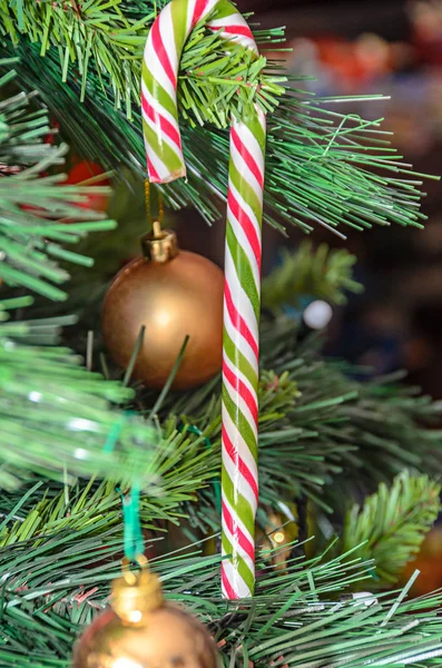 Ozdoba Závěsná Vánoční Stromeček Barevné Lízátko Zblízka — Stock fotografie