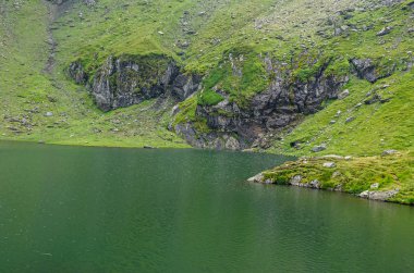 Fagaras dağlar Transfagarasan yolu üzerindeki Balea (Balea Lac) adında buzul Gölü.