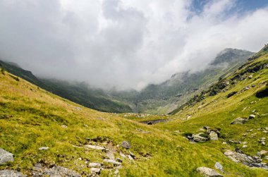 Fagaras dağlarında Transfagarasan yolu, g ile Karpatlar