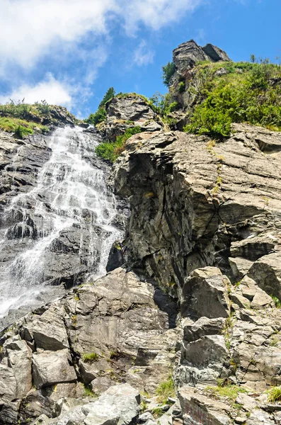 La cascata chiamata Balea sulla strada transfagarasana da Fagar — Foto Stock