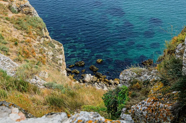 Scogliere Tracie verdi, Capo Kaliakra, Acqua di mare nera, bulgari — Foto Stock