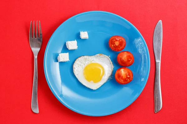 Concept Voor Liefdesverhalen Voor Valentijnsdag Gebakken Eieren Vorm Van Een — Stockfoto