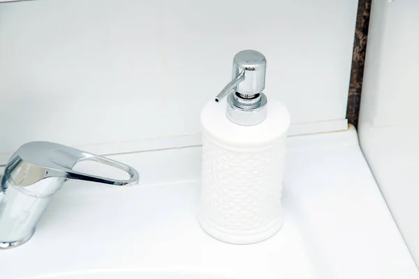 Sink Toothbrushes Liquid Soap Bathroom — Stock Photo, Image
