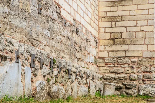 Antiguo muro de piedra en Estambul — Foto de Stock