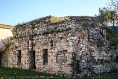 İstanbul'da çok eski harap bina