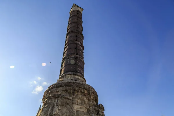 Estambul / Turquía-04.03.2019: la antigua columna de Constantino, Cember — Foto de Stock