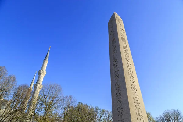 Egipskiego Obelisk w Stambule. Starożytny egipski Obelisk Pharao — Zdjęcie stockowe