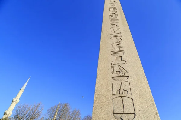 Egyptský obelisk v Istanbulu Starověký egyptský obelisk Pharao — Stock fotografie