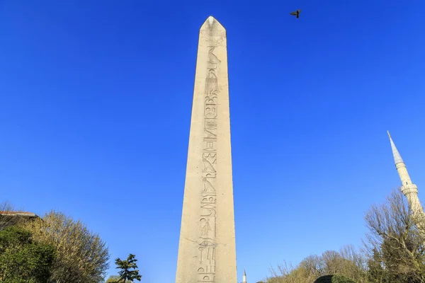 Egipskiego Obelisk w Stambule. Starożytny egipski Obelisk Pharao — Zdjęcie stockowe