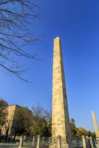 Estambul. Pavo. Hipodrome.Obelisco Constantino, Obelisco amurallado — Foto de Stock