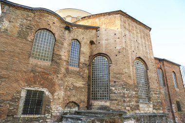 istanbul pencereli eski tuğla duvar