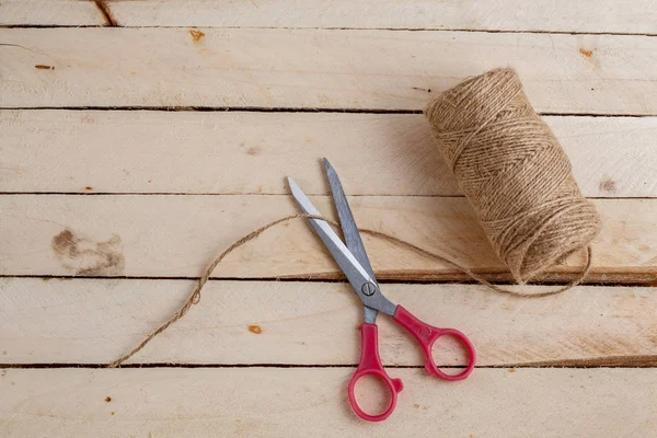 Gunting Vintage Dan Kanvas Latar Belakang Kayu Tampilan Atas — Stok Foto