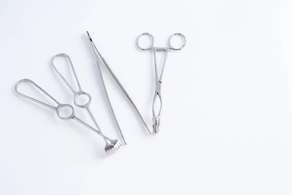Chirurgische Instrumenten Witte Geïsoleerde Achtergrond Top View — Stockfoto