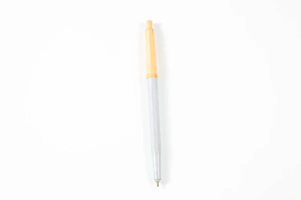 白の孤立した背景にヴィンテージボールペン — ストック写真