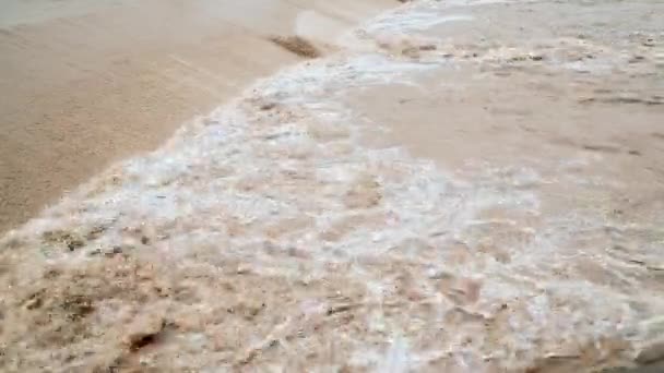 Befüllung des Reservoirs mit Schmutzwasser — Stockvideo