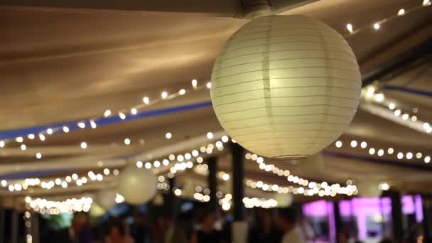 Linterna Redonda Papel Moviéndose Con Viento Decoración Boda — Vídeos de Stock