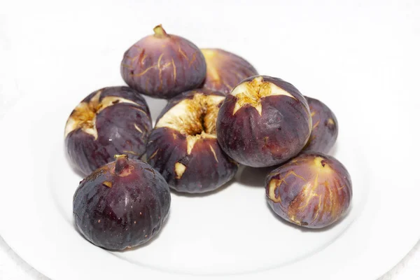 Fresh Juicy Figs White Plate — Stock Photo, Image