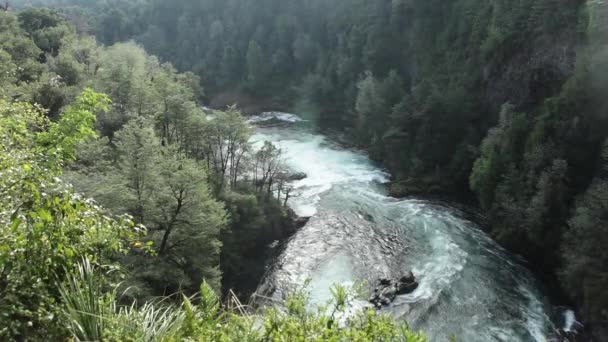 Huilo Huilo Водоспад Розташований Huilo Huilo Біологічних Заповідник Півдні Чилі — стокове відео