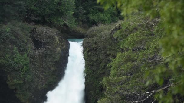 Huilo Huilo Waterval Gelegen Huilo Huilo Biologische Reserve Het Zuiden — Stockvideo