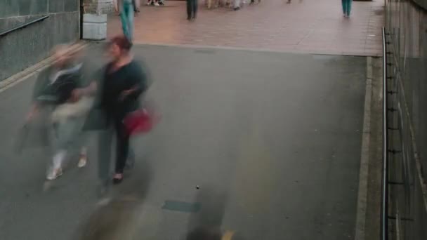 Размытый Пешеход Тротуаре Timelapse — стоковое видео