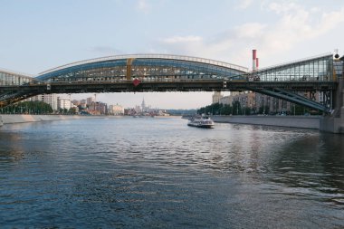 Moskva Nehri üzerindeki köprü