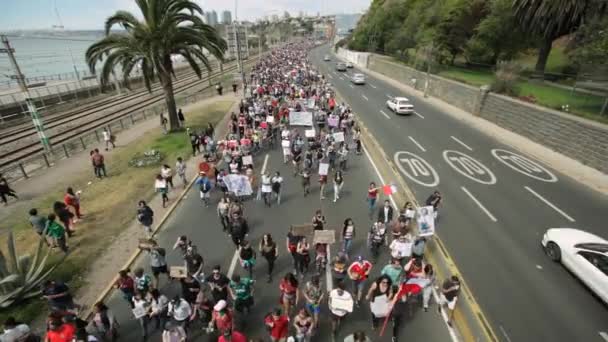 Valparaiso Chili Oktober 2019 Demonstranten Marcheren Van Vina Del Mar — Stockvideo