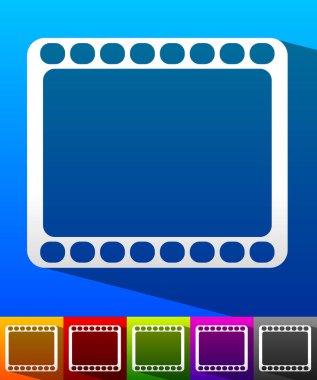 Renkli arka planlar üzerinde film şerit sembolü. Vektör.