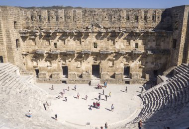 Aspendos, Tourkey - 09/10/2018 - antik amphiteater tarihi cazibe