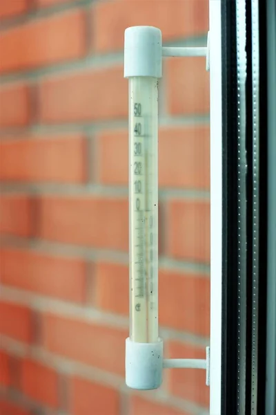 Température Extérieure Thermomètre Est Plastique Suspendue Fenêtre — Photo