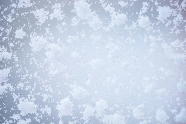 Ventana cubierta de nieve, macroplano, primer plano . — Foto de Stock