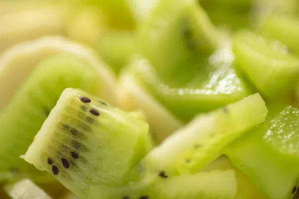 Kiwi Fatia Macro Shot Frutas Fundo Foco Seletivo Imagem Turva — Fotografia de Stock