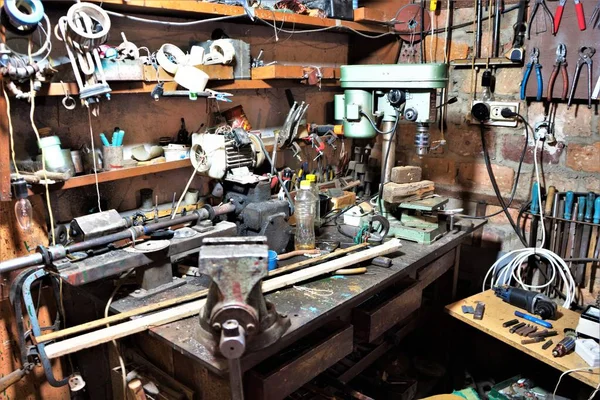 Masaüstü ve araçları garaj atölye