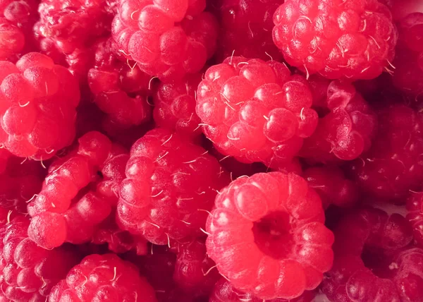Ripe pink raspberry berries background. Flat lay — Stock Photo, Image