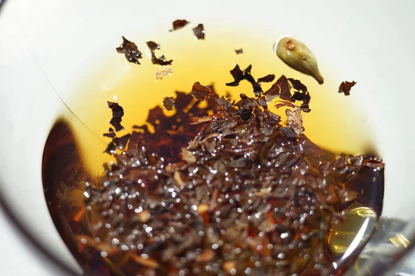 Fekete Virág Tea Átlátszó Csésze Közelkép — Stock Fotó