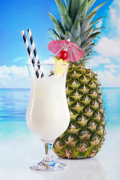 Sweet tropical cocktail pina colada — Stockfoto