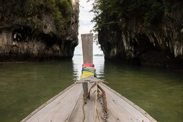 Άποψη Του Longtail Βάρκα Που Διέρχεται Από Χονγκ Νησί Στην — Φωτογραφία Αρχείου