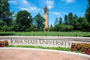 Yazın Iowa Devlet Üniversitesi Kampüsü.