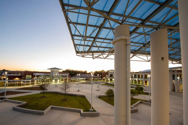 Öffentliche High School Florida Bei Sonnenuntergang Schule Wird Mit Steuergeldern — Stockfoto