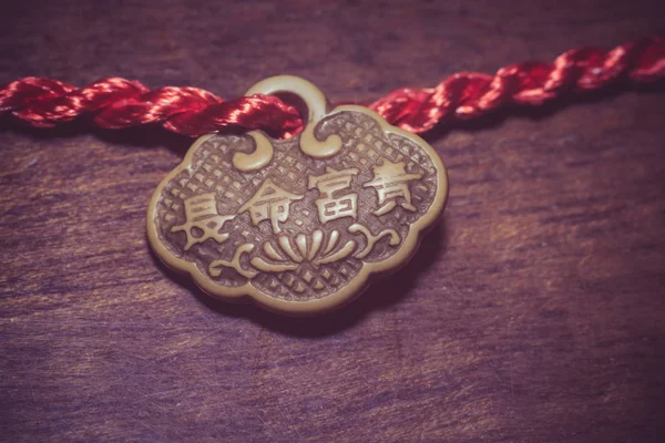 China Ein String Armband Mit Glücklichen Holzperlen — Stockfoto