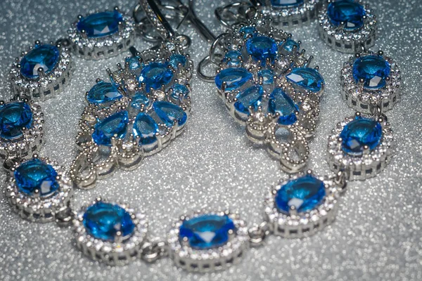 Bracelet Boucles Oreilles Mode Argent Avec Pierre Violette Bleue Imitation — Photo
